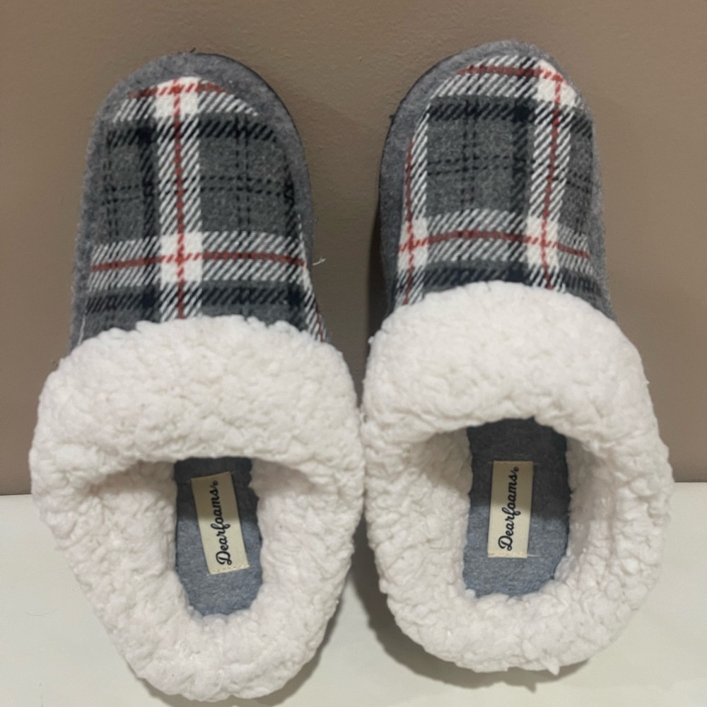 Dwarfisms 8 Dark Dreams Plaid Slippers